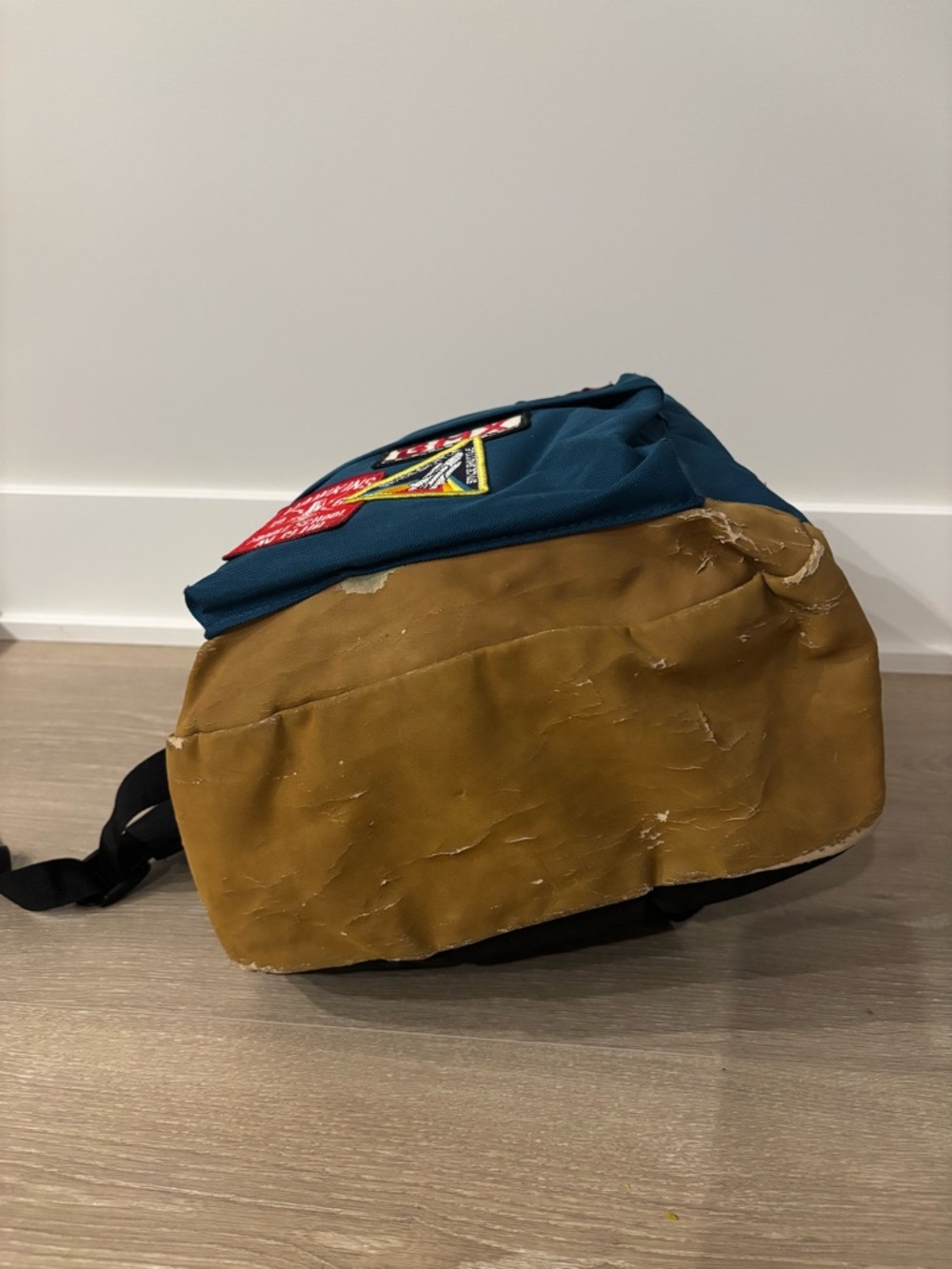 Stranger things Teal Patchwork Backpack - Picture 2 of 3